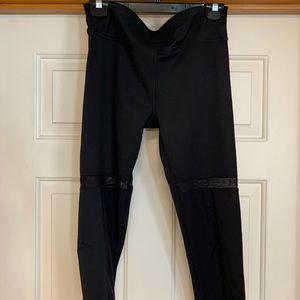 Fabletics Zoey Capri | M/8